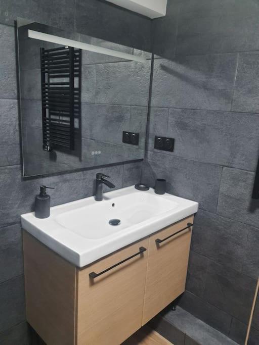 Superbe Appartement Avec Jacuzzi Et Exterieur Perpignan Luaran gambar